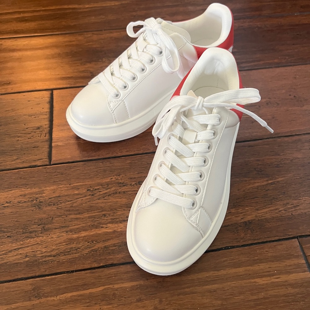 Steve Madden White and Red Sneakers with Chunky Sole. NEW